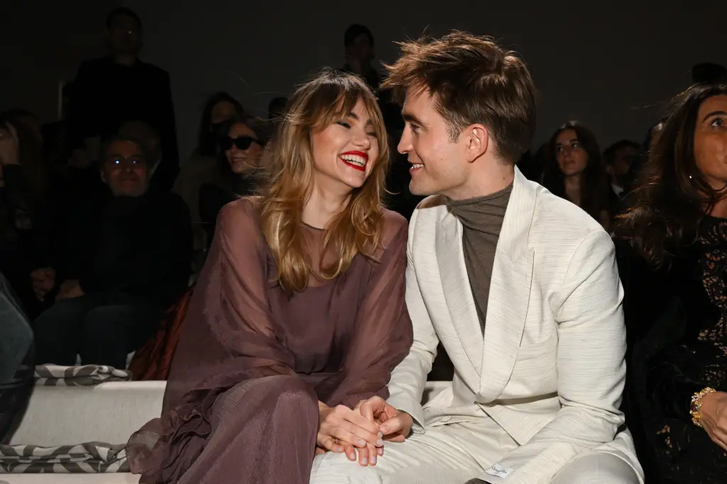 Suki Waterhouse steps out of the shadow of her breakup with Bradley Cooper! Only when I met Robert Pattinson did I truly understand happiness!
