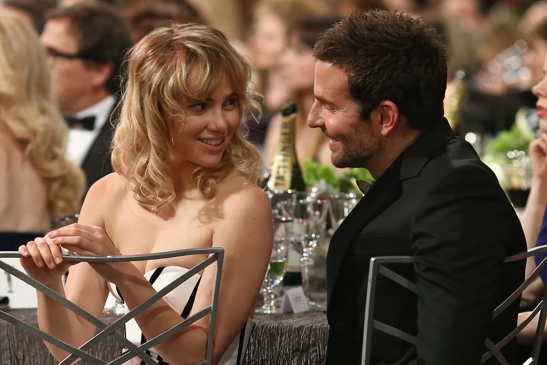 Suki Waterhouse steps out of the shadow of her breakup with Bradley Cooper! Only when I met Robert Pattinson did I truly understand happiness!