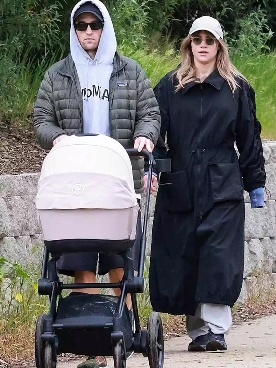 Suki Waterhouse steps out of the shadow of her breakup with Bradley Cooper! Only when I met Robert Pattinson did I truly understand happiness!