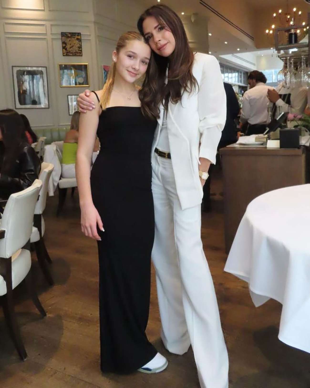 Harper Beckham's Fashion Path! From winning applause at the award ceremony to paving the way for family members to become a 13-year-old fashion star